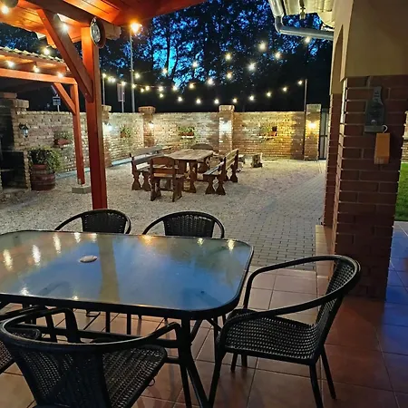 Gyoparosi Vendeghaz Holiday home