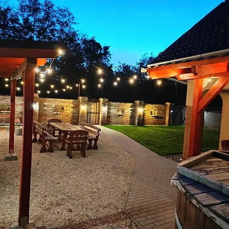Gyoparosi Vendeghaz Holiday home *
